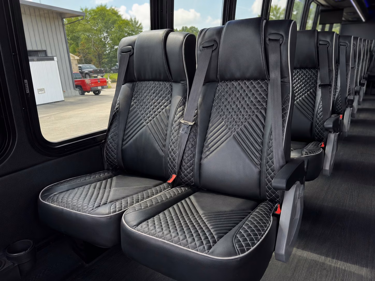 bridal party minibus rentals for murfreesboro wedding venues