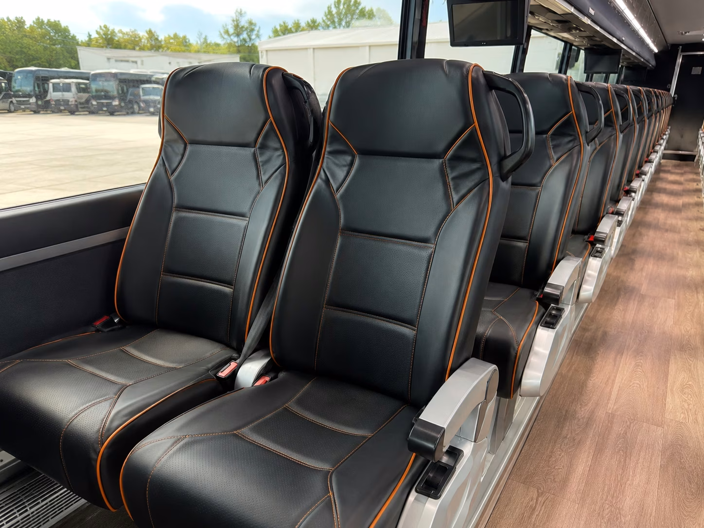 guest shuttle services between murfreesboro hotels and wedding venues