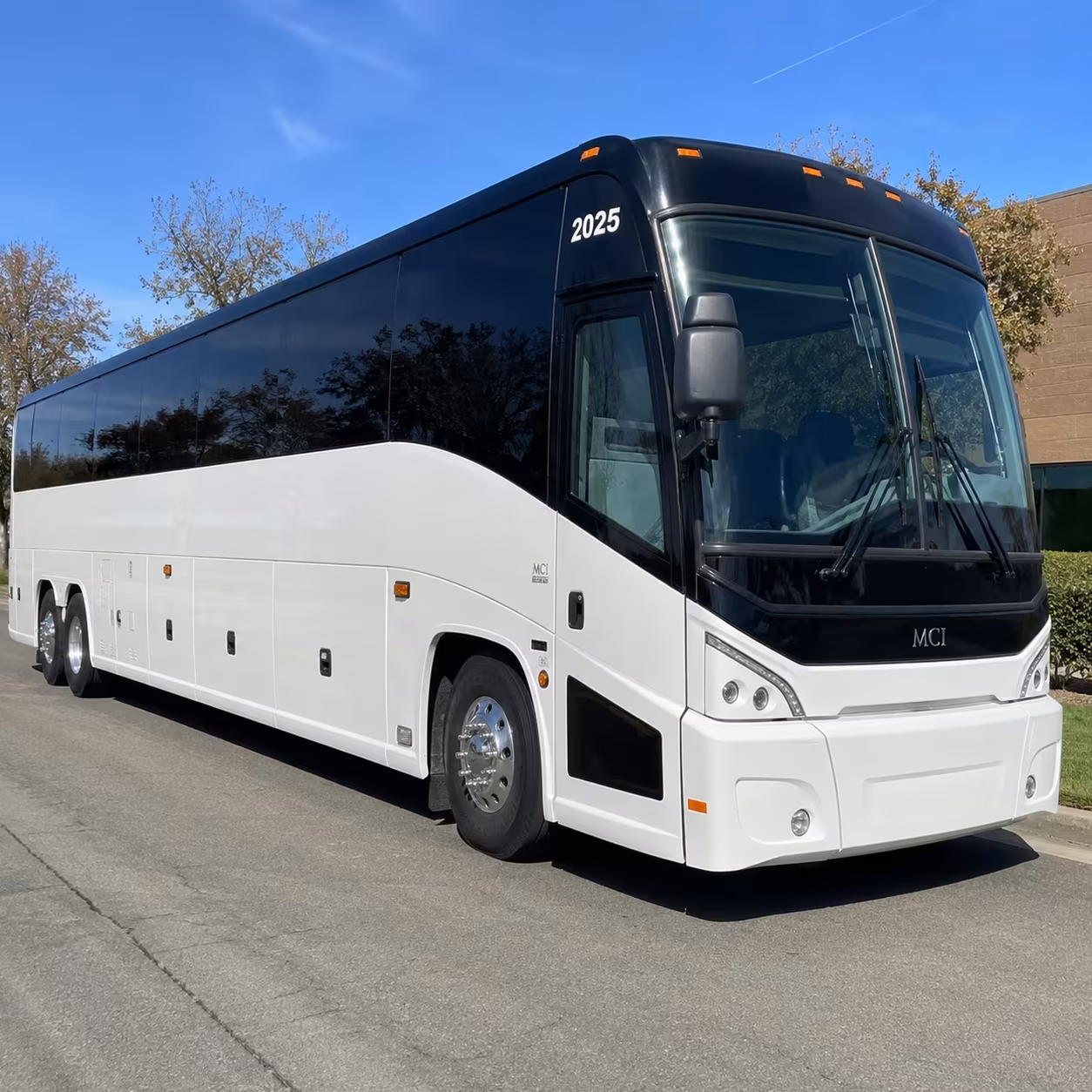 mtsu campus and corporate event bus rentals in murfreesboro